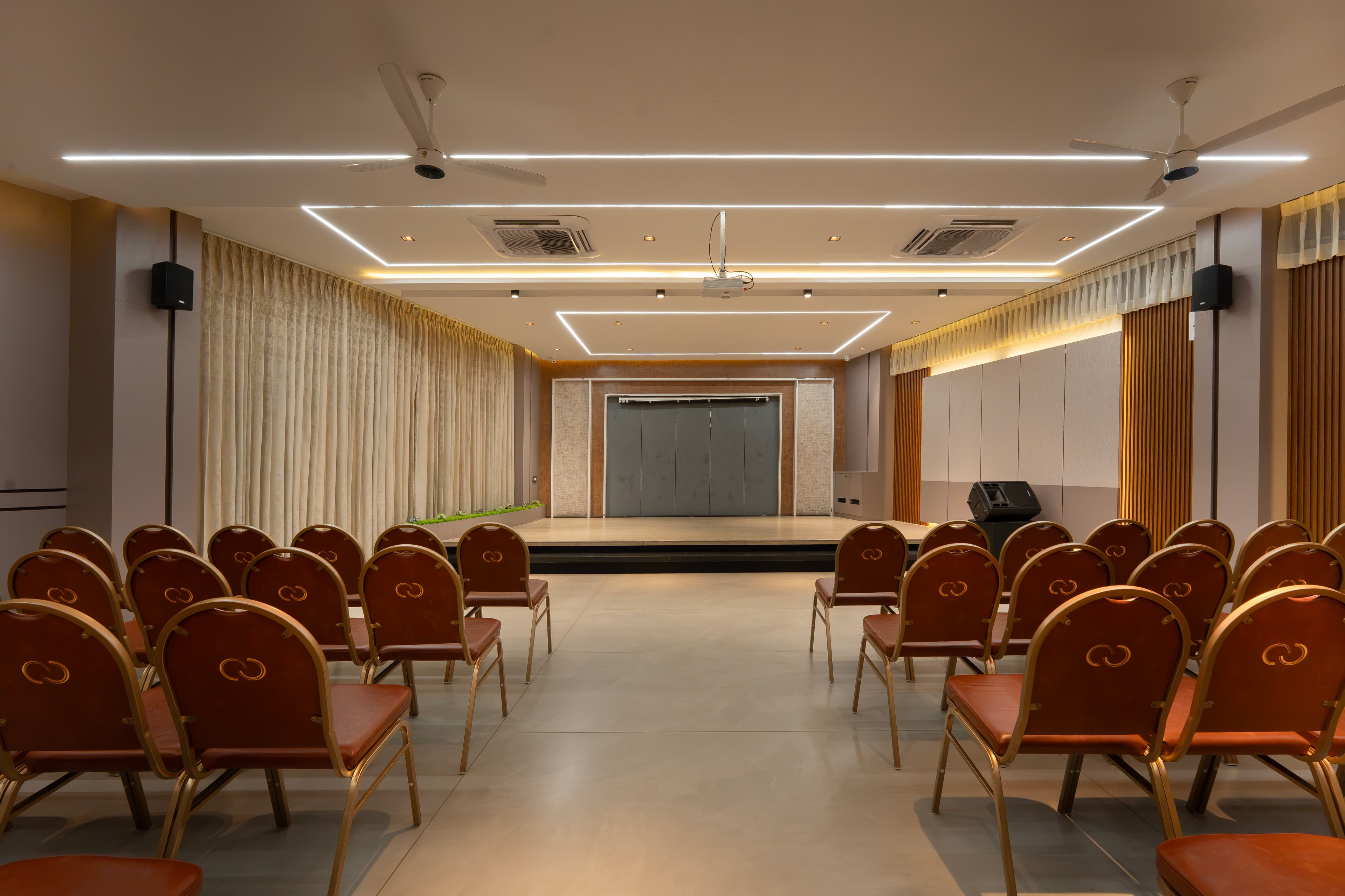 Mini Hall Stage & Presentation View